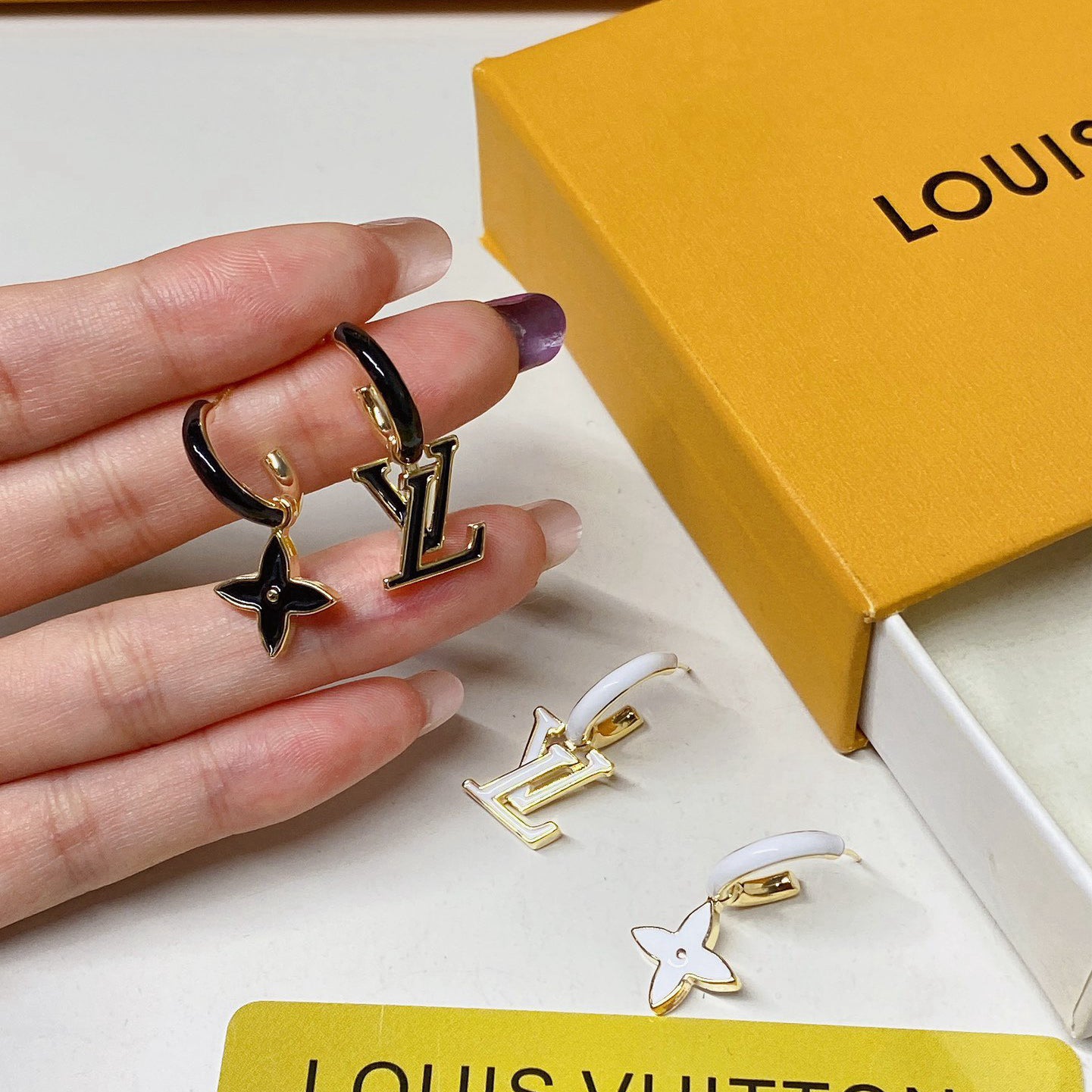 Women's Fashionable Pendant Earrings