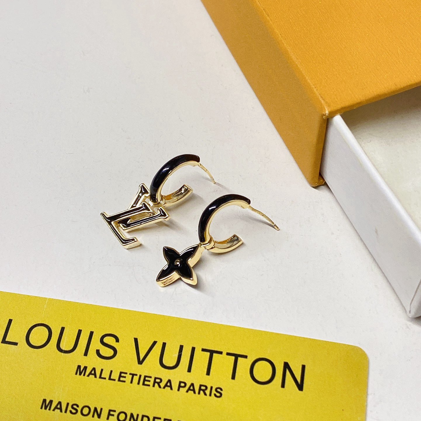 Women's Fashionable Pendant Earrings