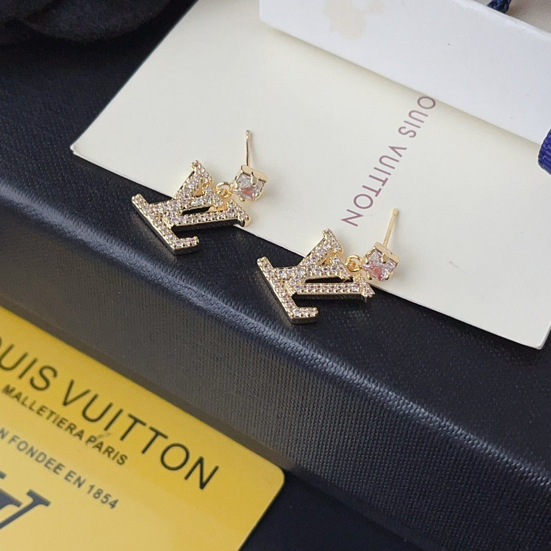 Women's Fashionable Pendant Earrings