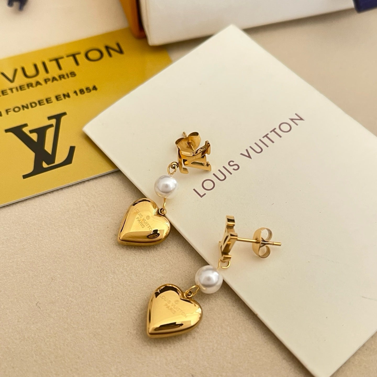 Women's Fashion Heart-Shaped Drop Earrings