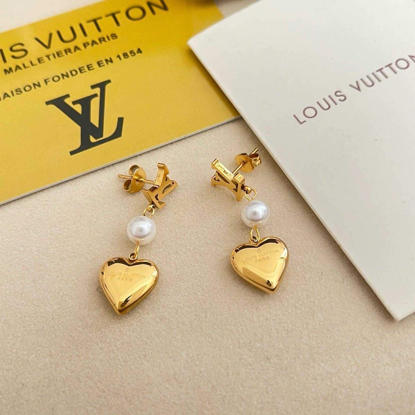 Women's Fashion Heart-Shaped Drop Earrings