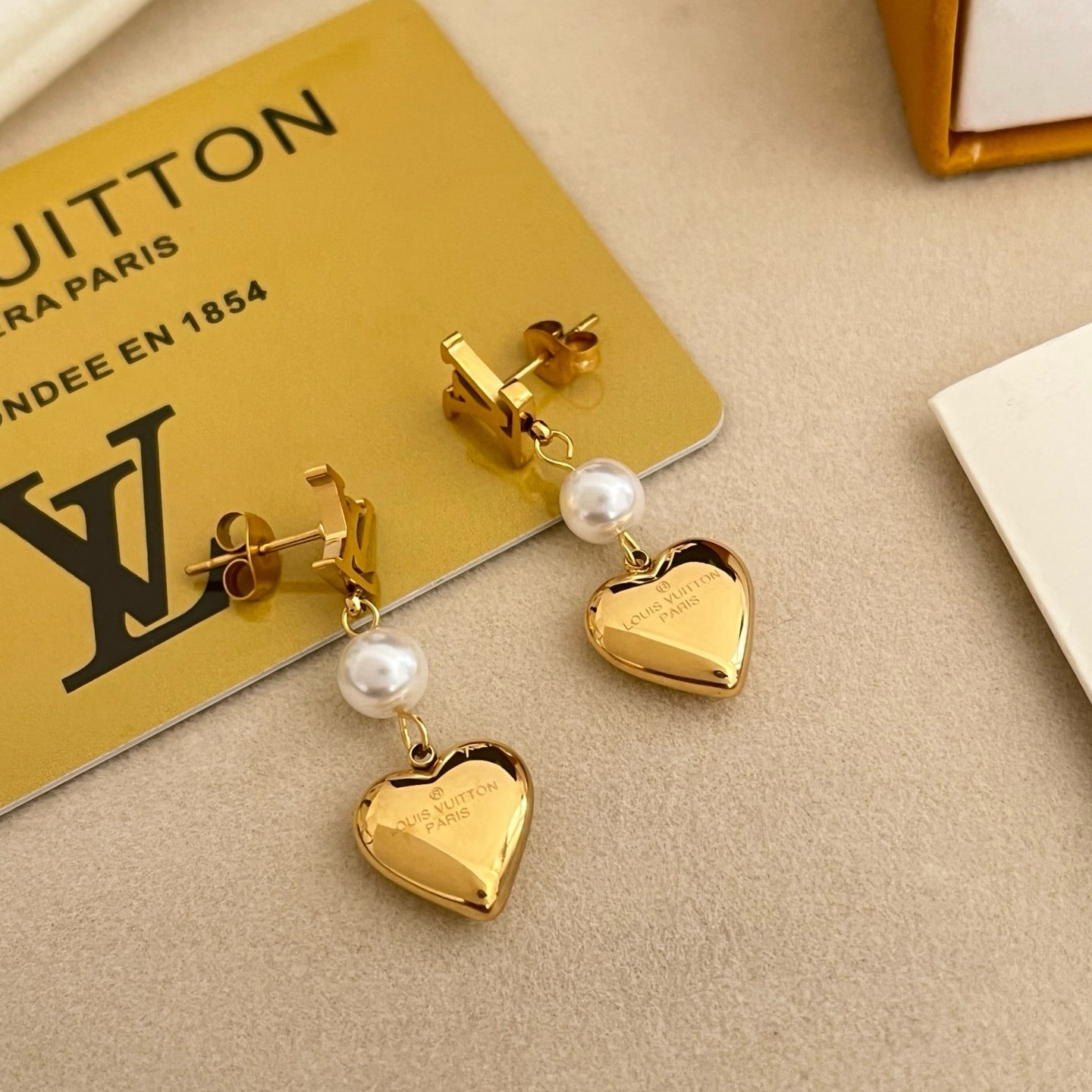 Women's Fashion Heart-Shaped Drop Earrings