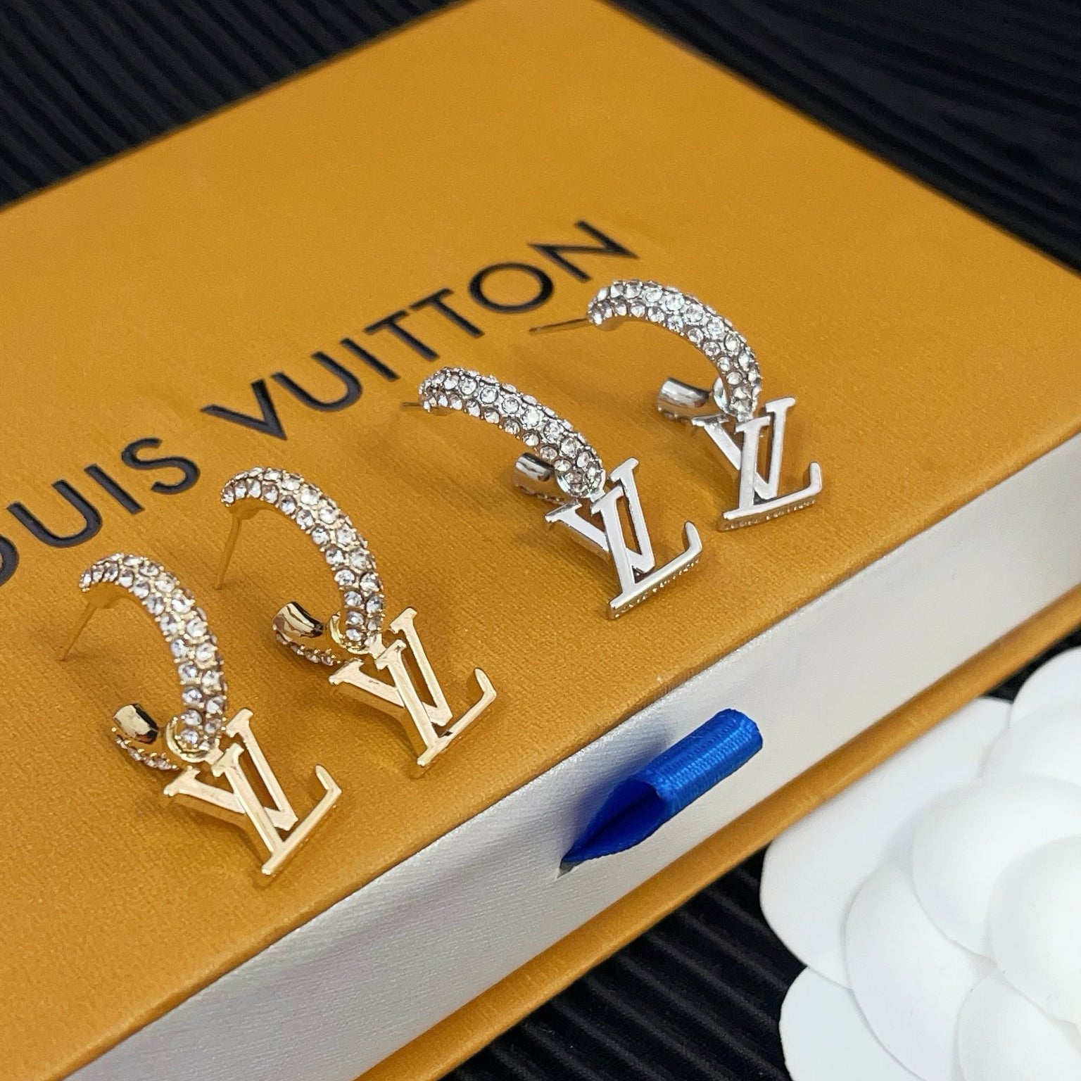 Women's Fashionable Rhinestone Earrings