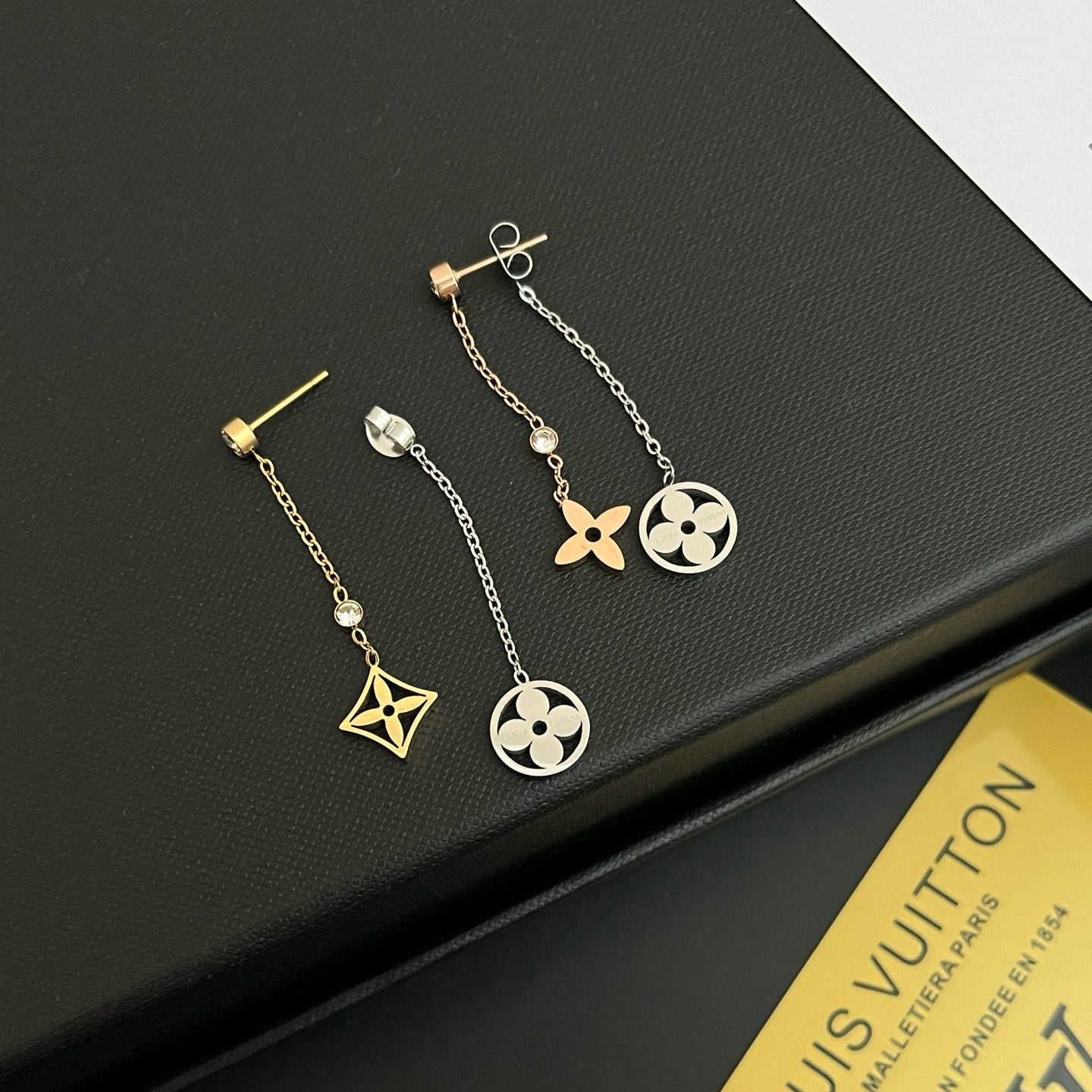 Women's Fashionable Pendant Earrings