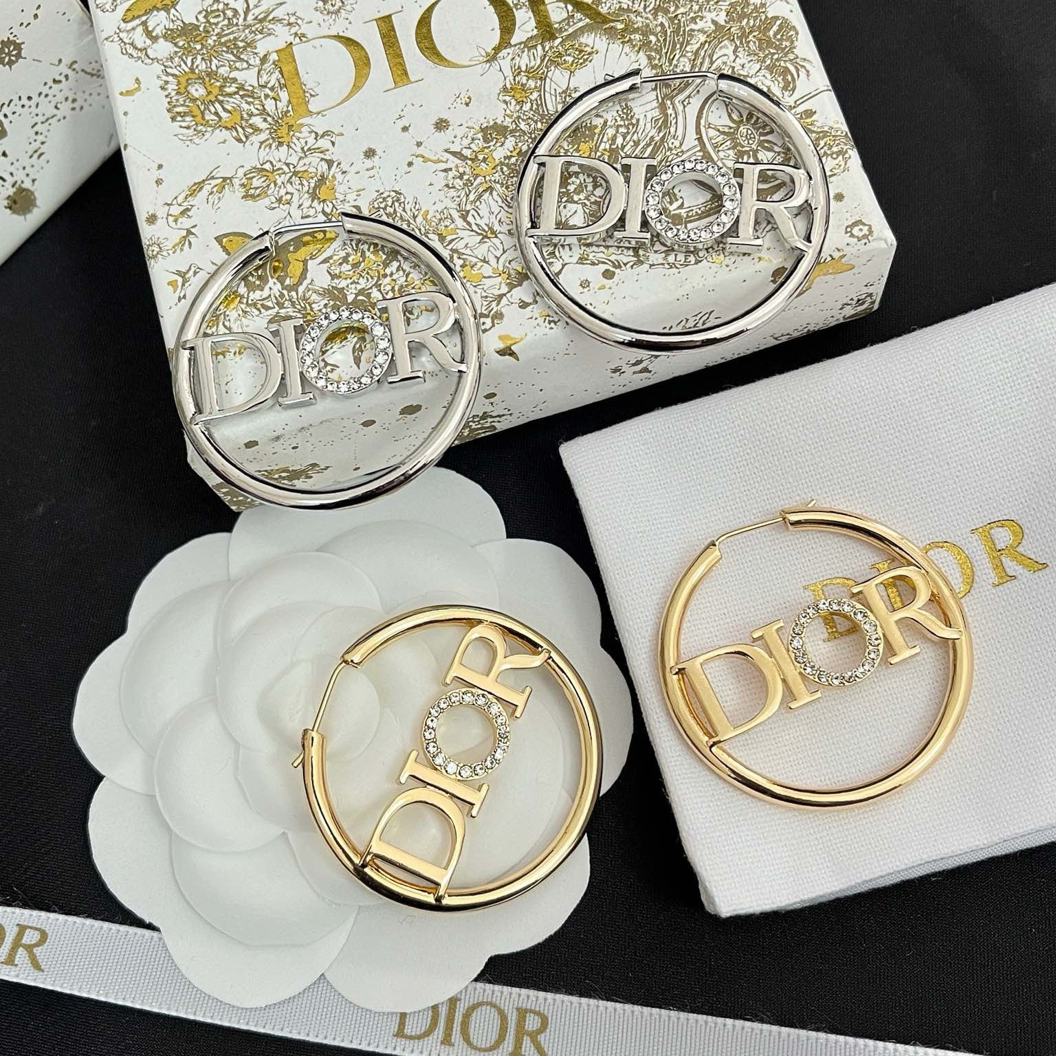 Women's Fashionable Large Hoop Earrings