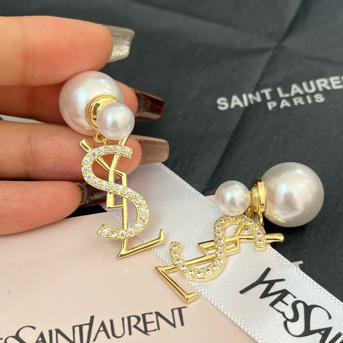 Women's Fashionable Rhinestone Earrings