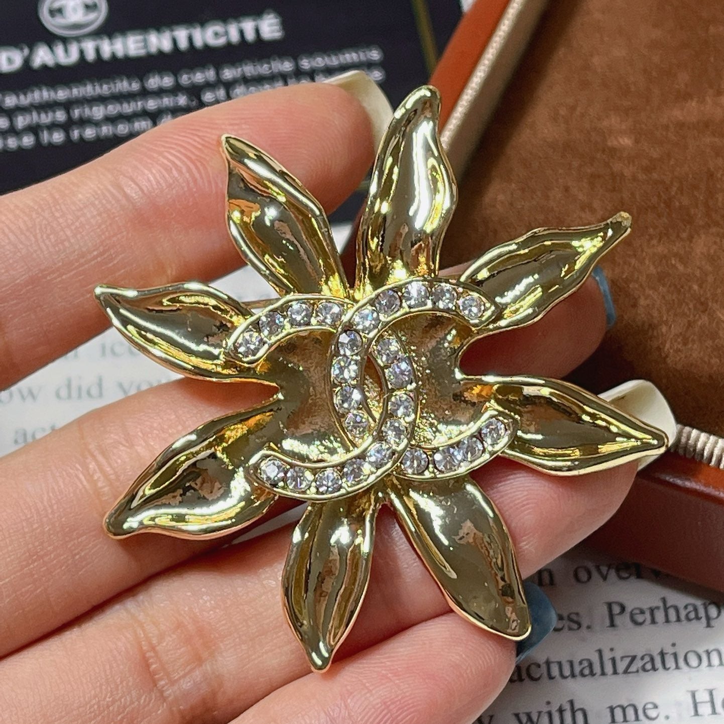 Women's Fashion Brooch