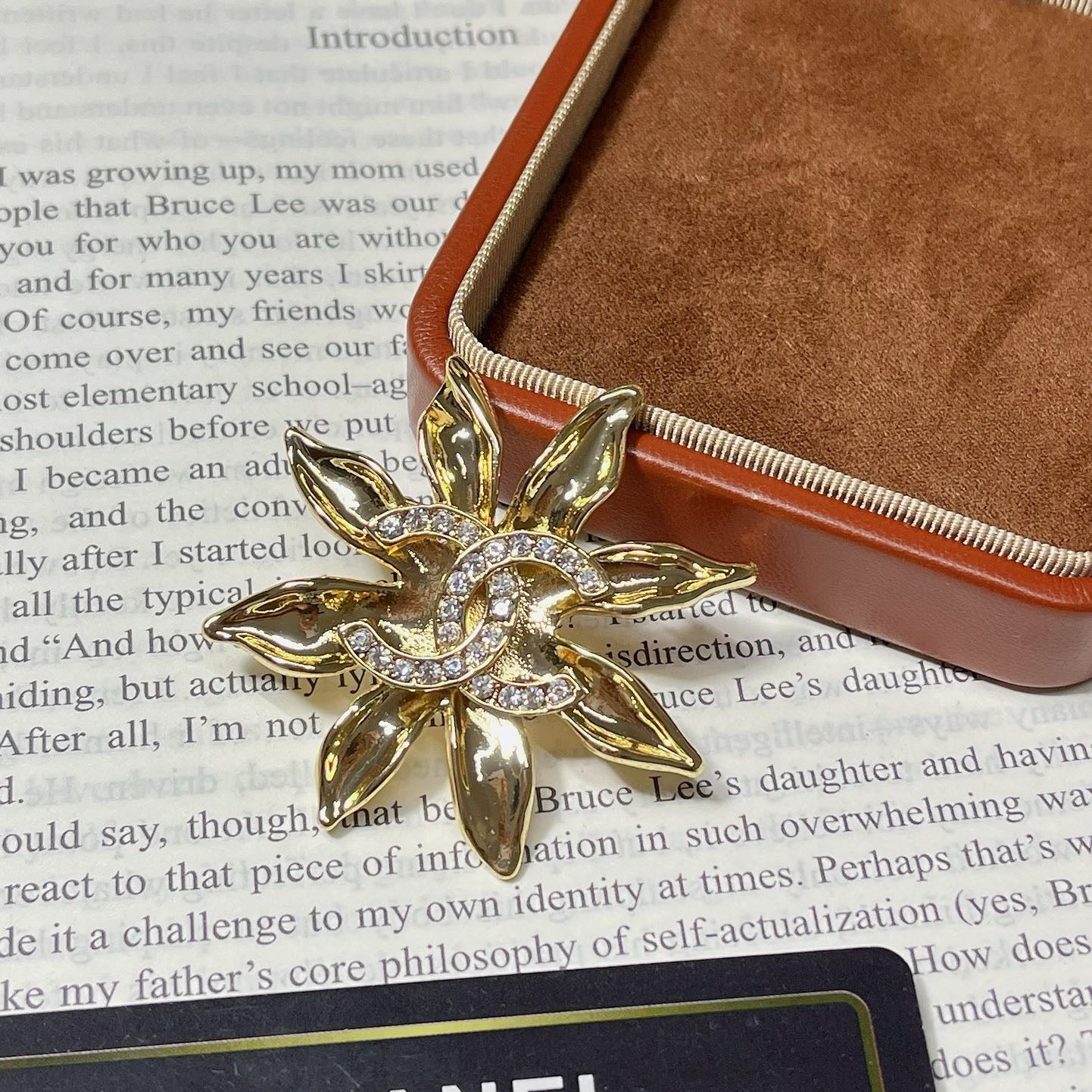 Women's Fashion Brooch