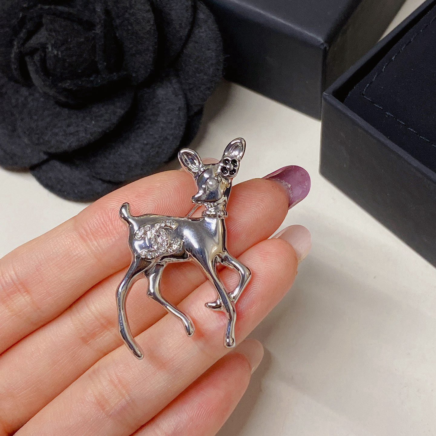 Women's Fashion Brooch