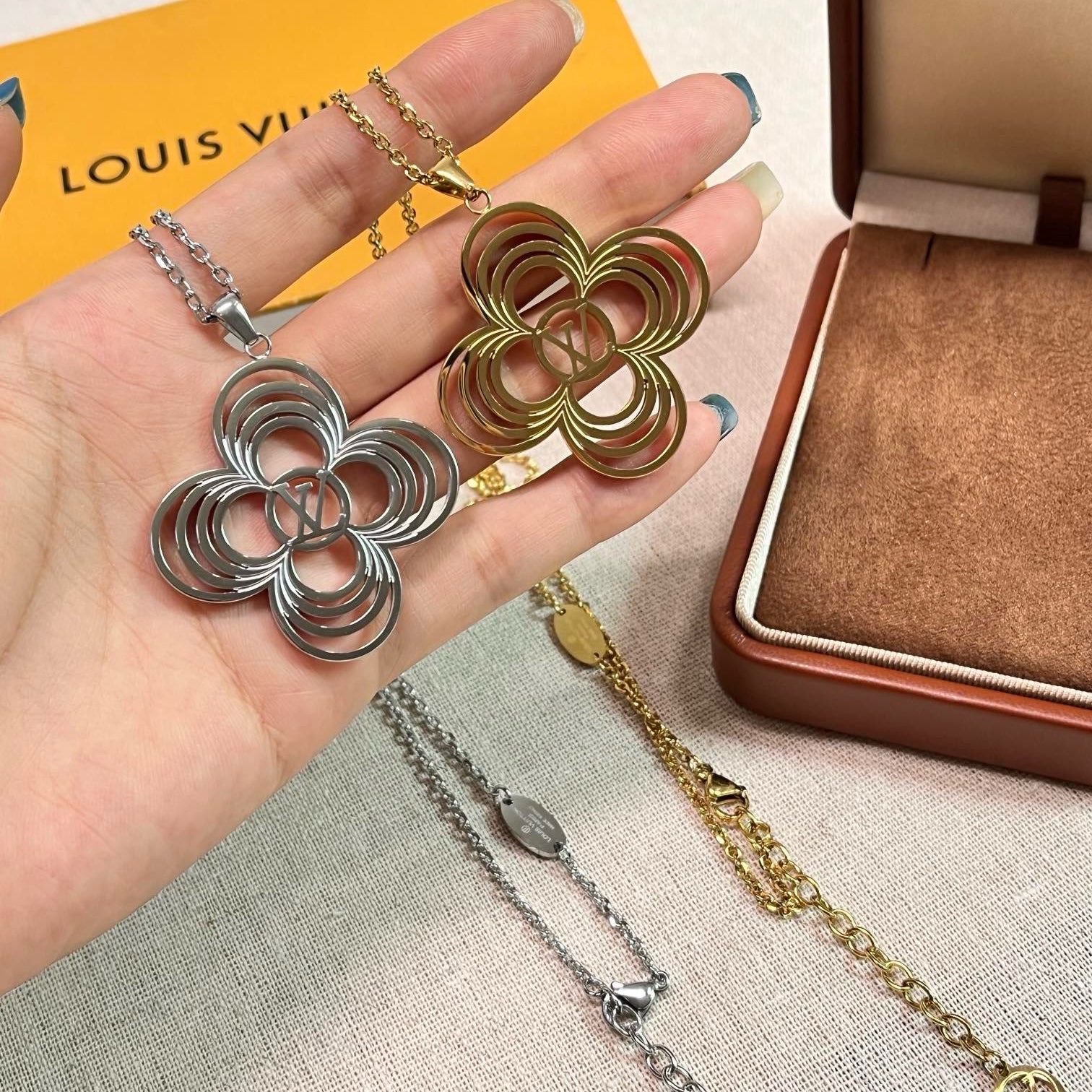 Fashion Pendant Necklace