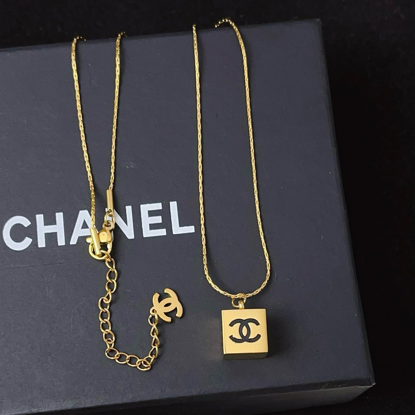 Women's Fashion Pendant Necklace