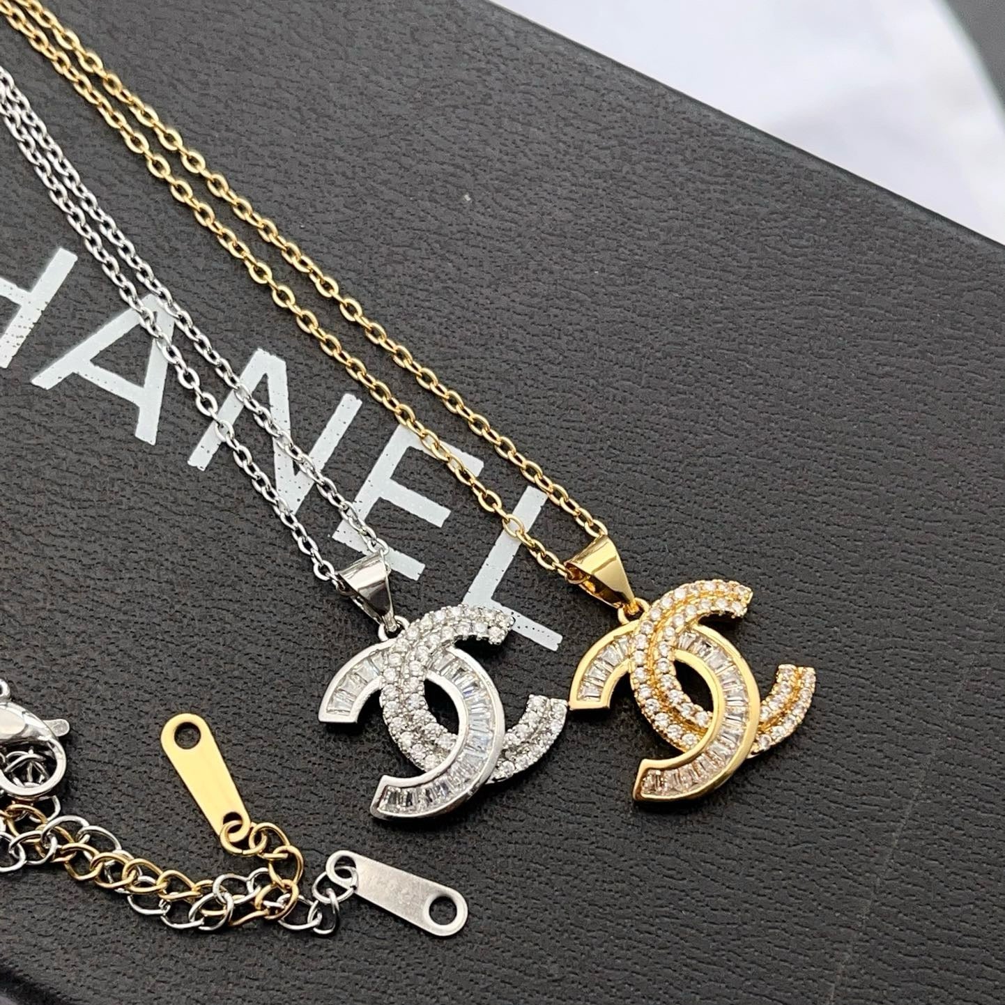 Women's Fashion Pendant Necklace