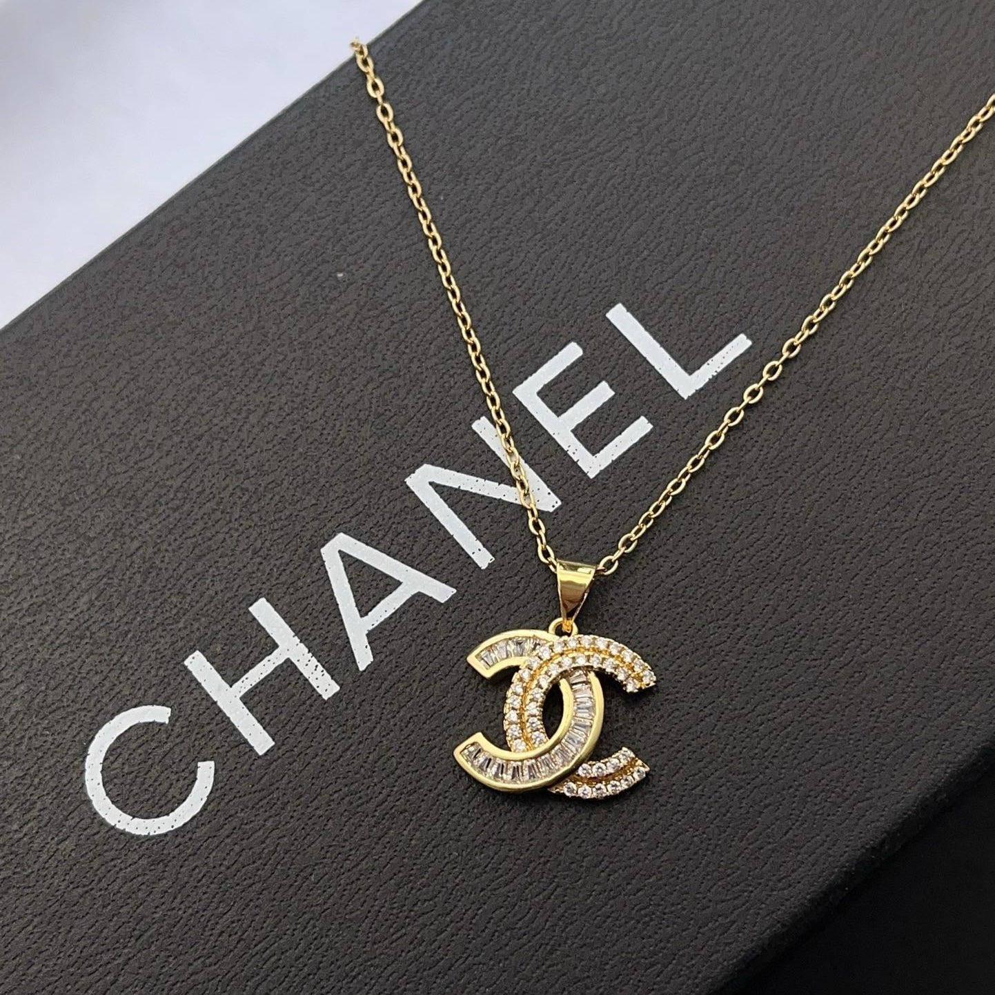 Women's Fashion Pendant Necklace