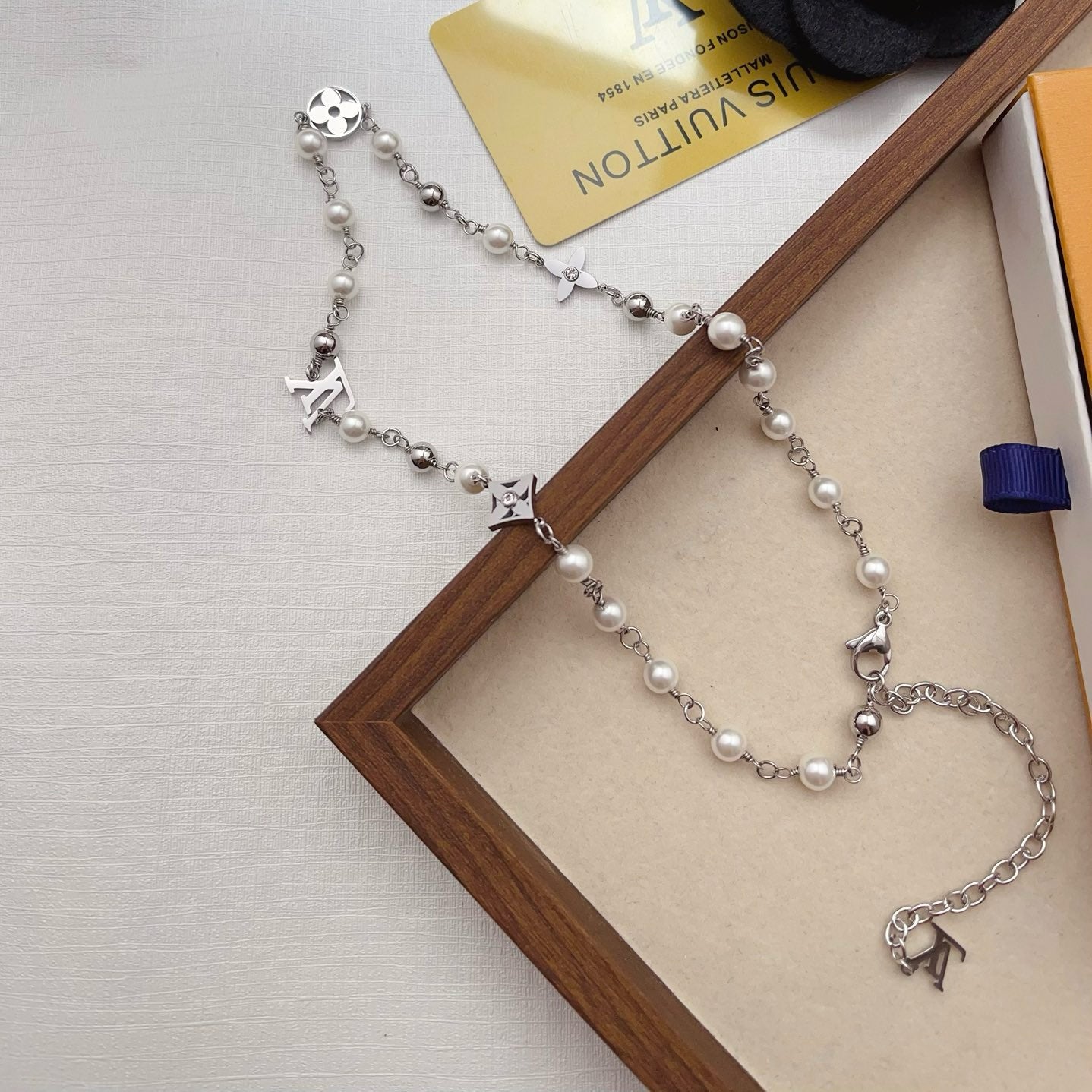 Women's Fashion Pearl Necklace