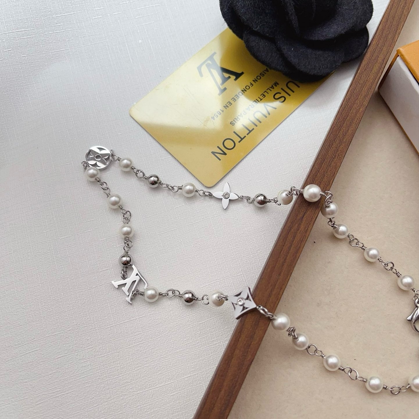 Women's Fashion Pearl Necklace