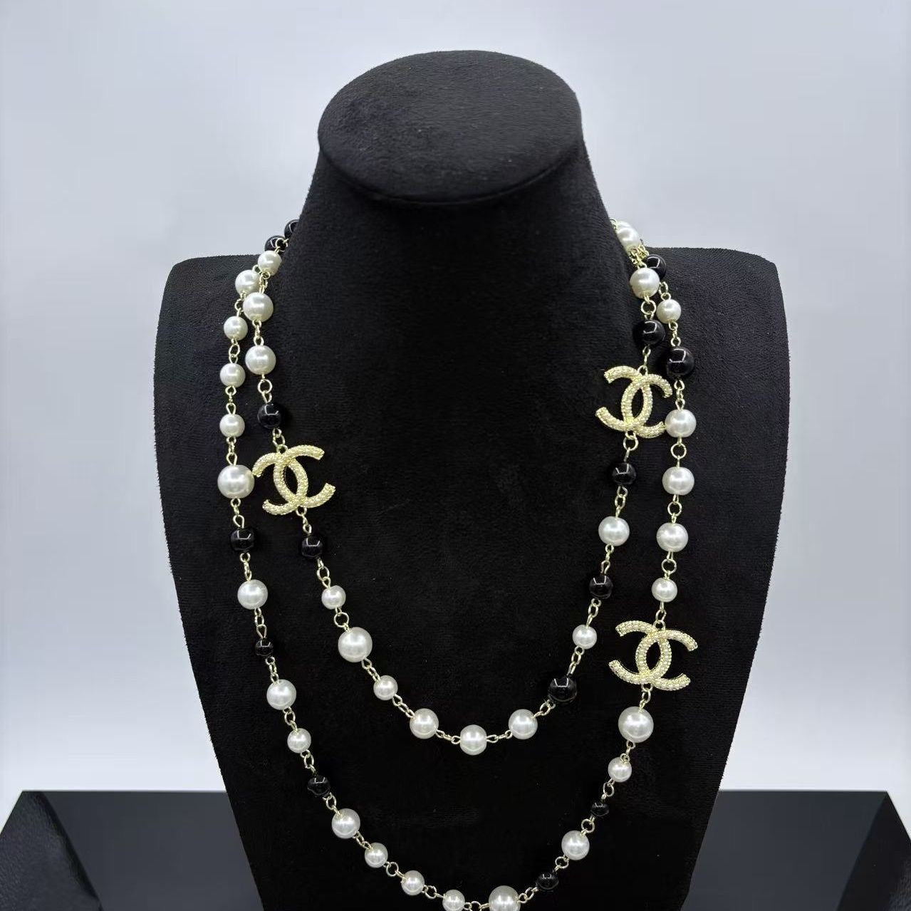 Women's Fashion Pearl Necklace