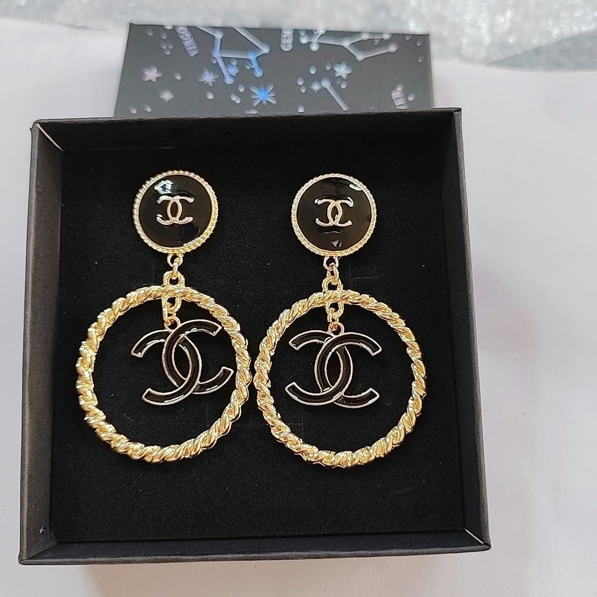 Women's Fashionable Large Hoop Earrings