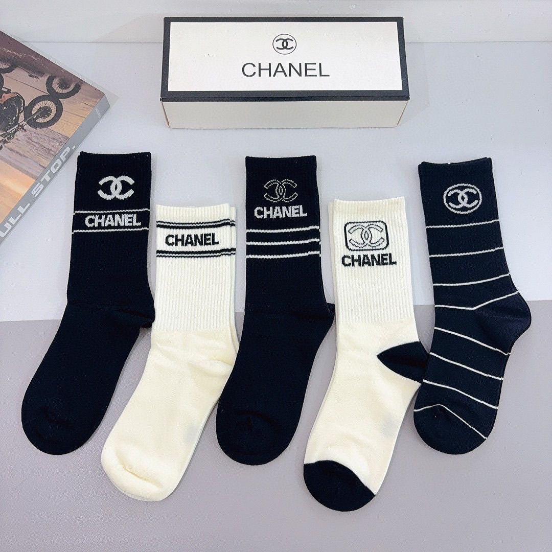 Couple's Stylish Mid-Cut Cotton Socks
