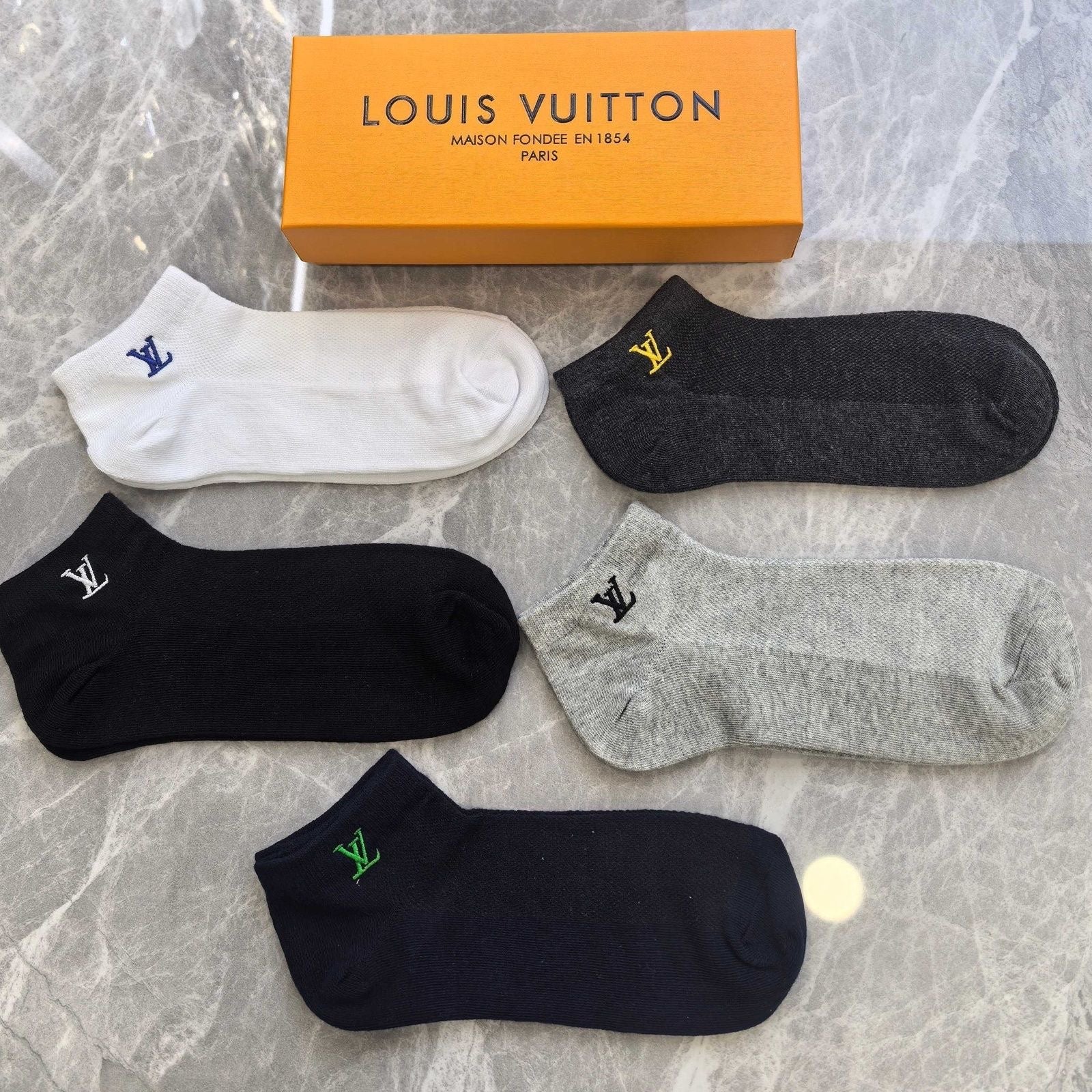 Couple's Stylish Mid-Cut Cotton Socks