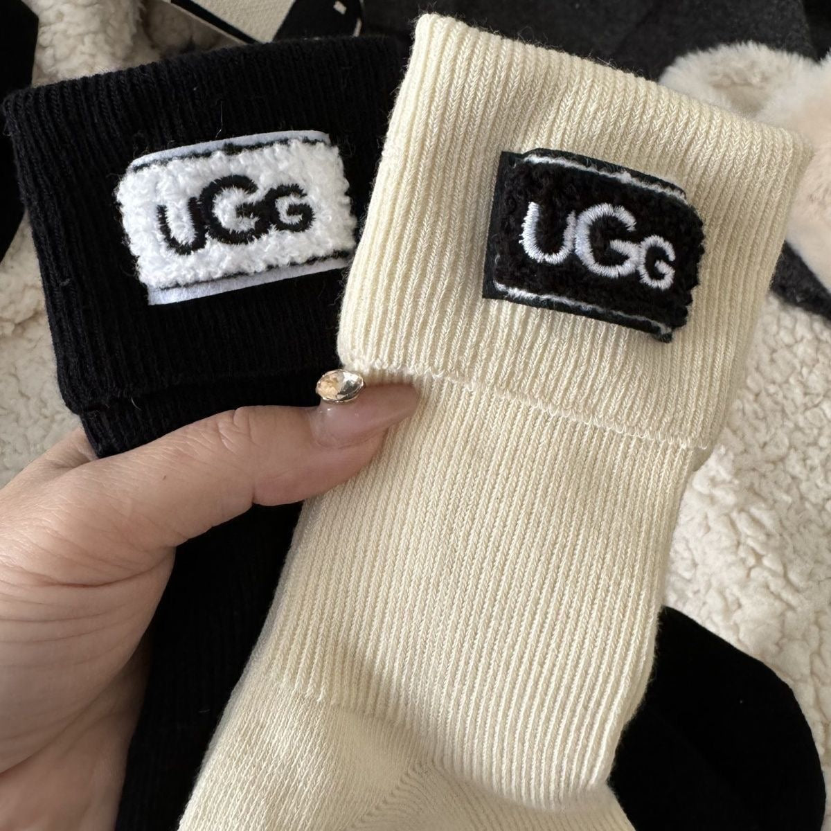 Women's Fashionable Embroidered Cotton Socks