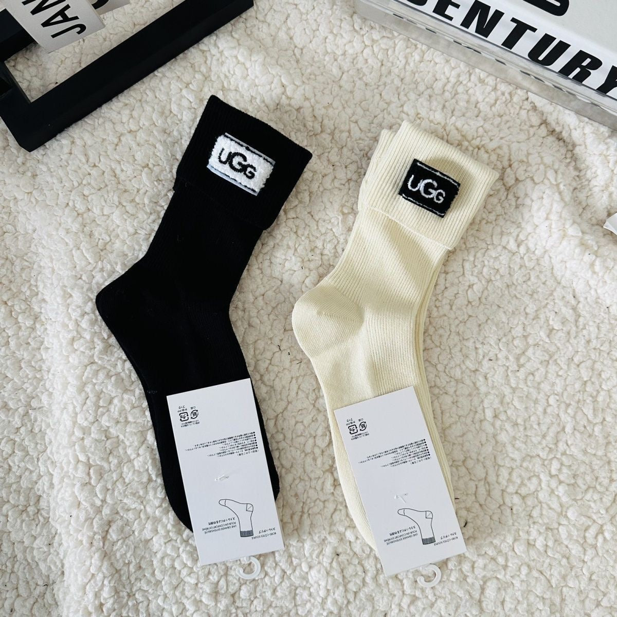 Women's Fashionable Embroidered Cotton Socks