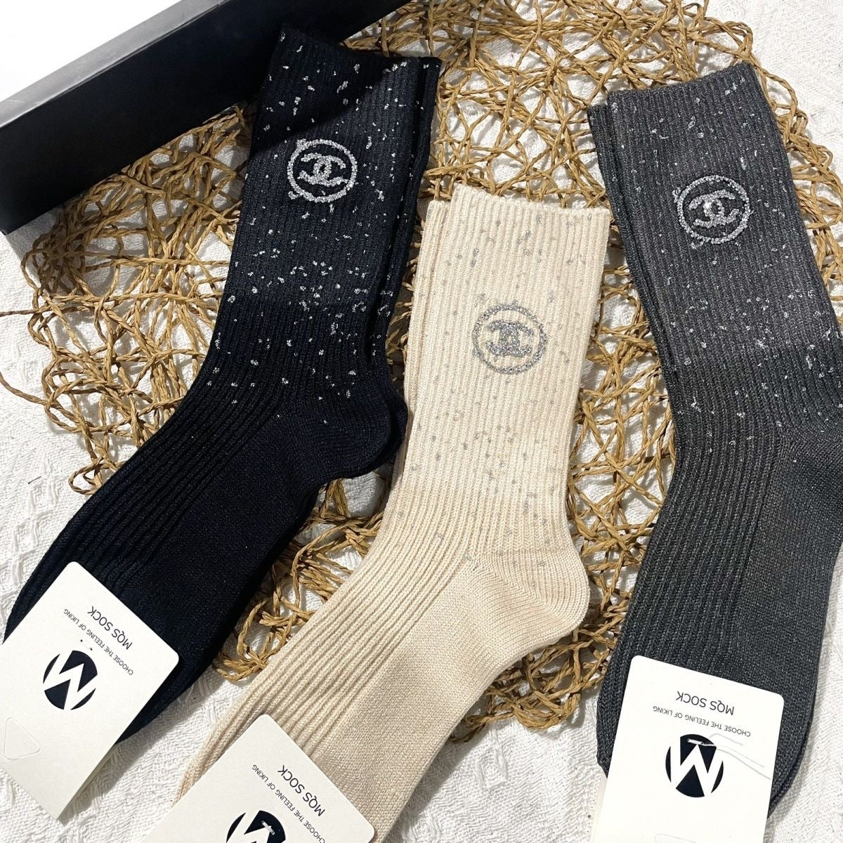 Women's Fashionable Rhinestone Embroidered Cotton Socks