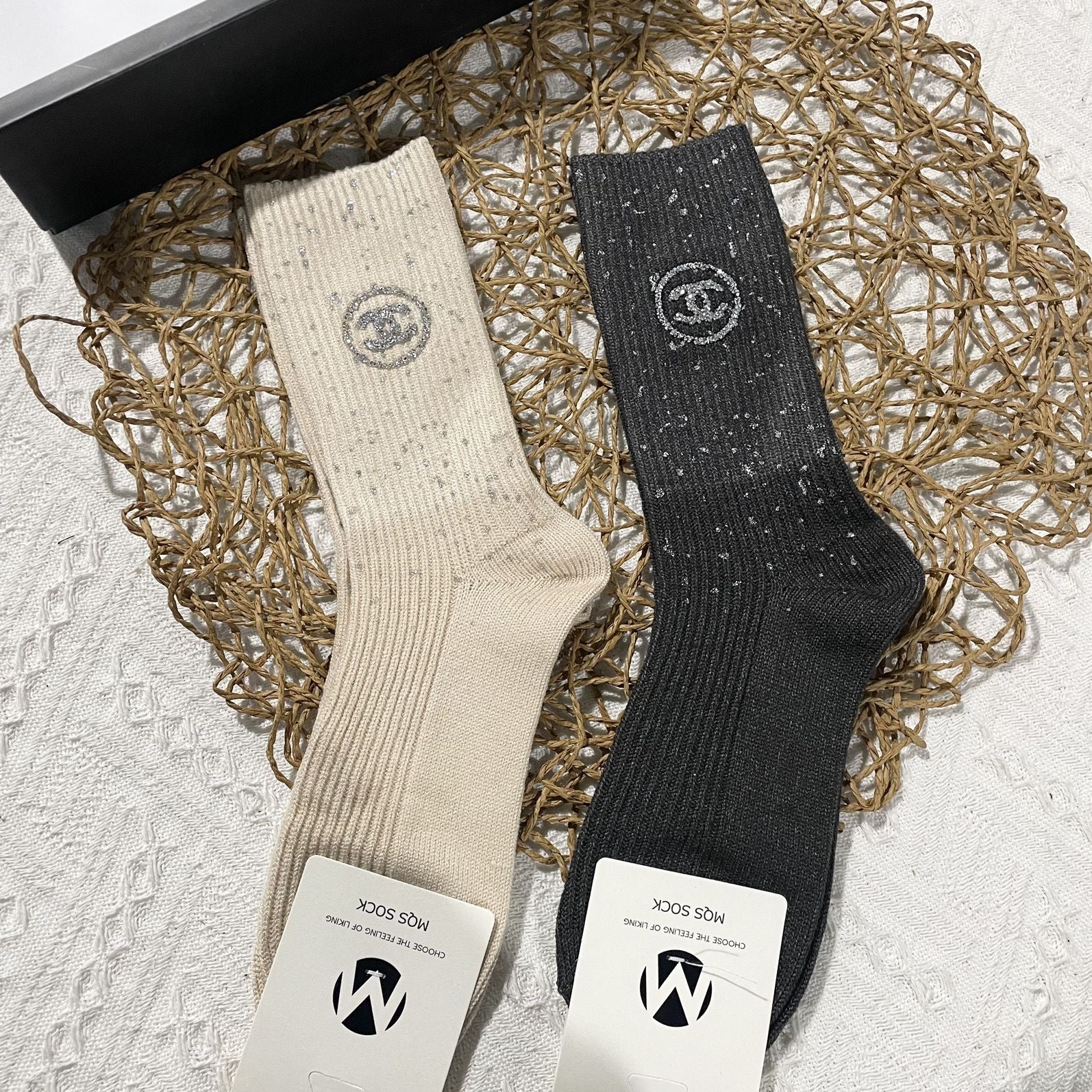 Women's Fashionable Rhinestone Embroidered Cotton Socks