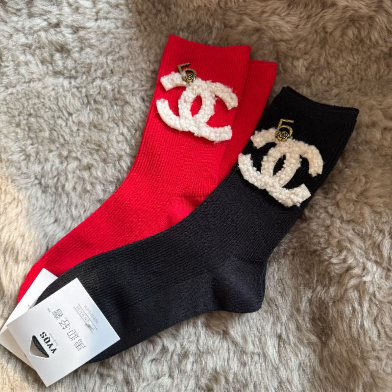 Women's Fashionable Embroidered Cotton Socks