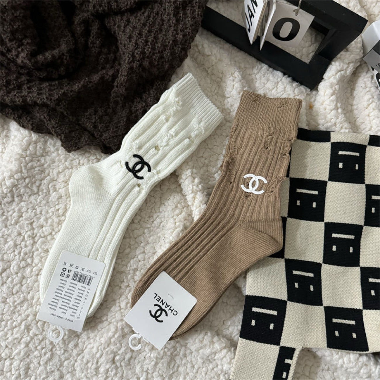 Women's Fashionable Embroidered Knitted Cotton Socks