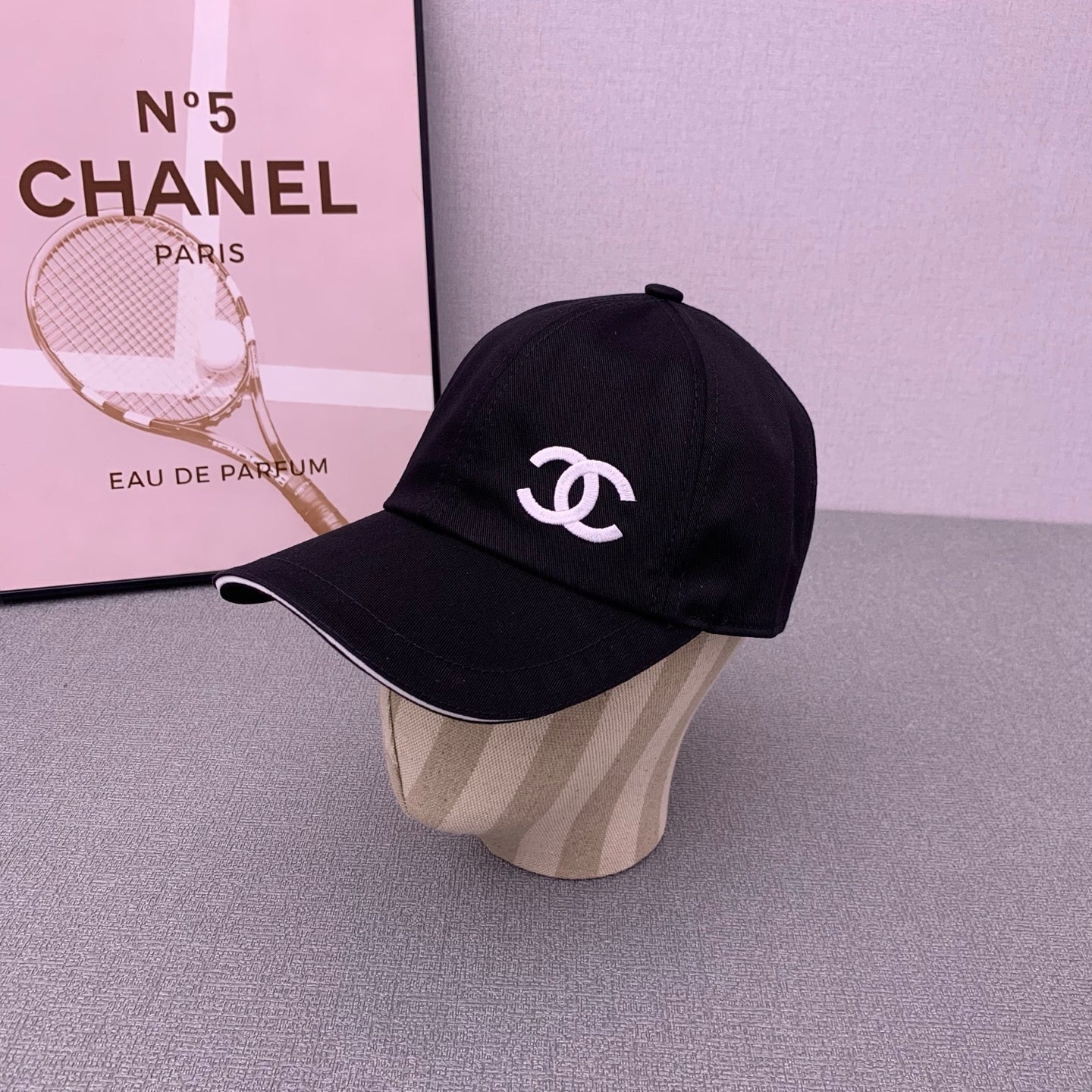 Fashionable Casual Embroidered Baseball Cap