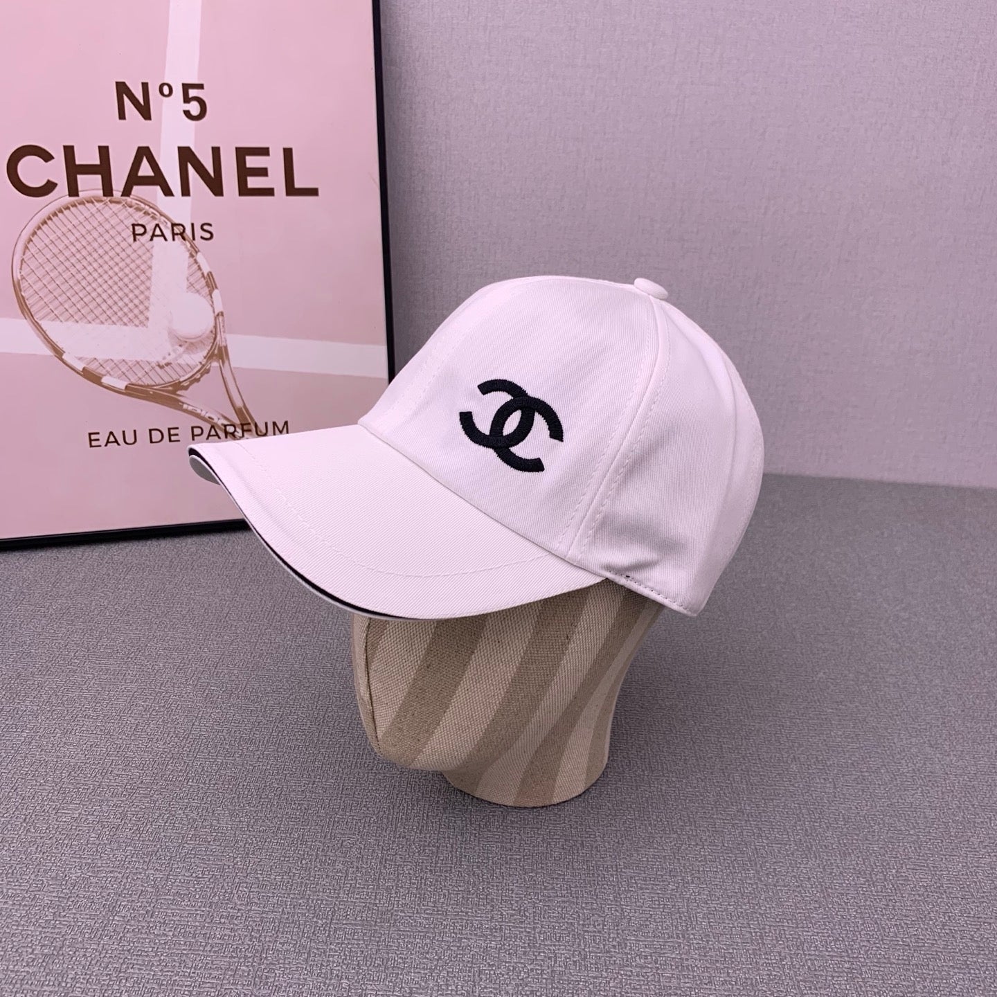 Fashionable Casual Embroidered Baseball Cap