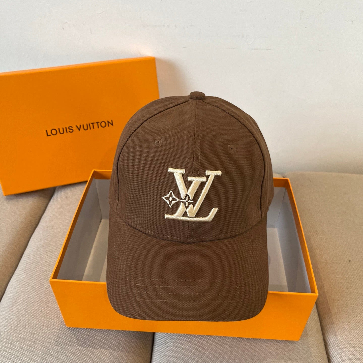 Fashionable Casual Embroidered Baseball Cap