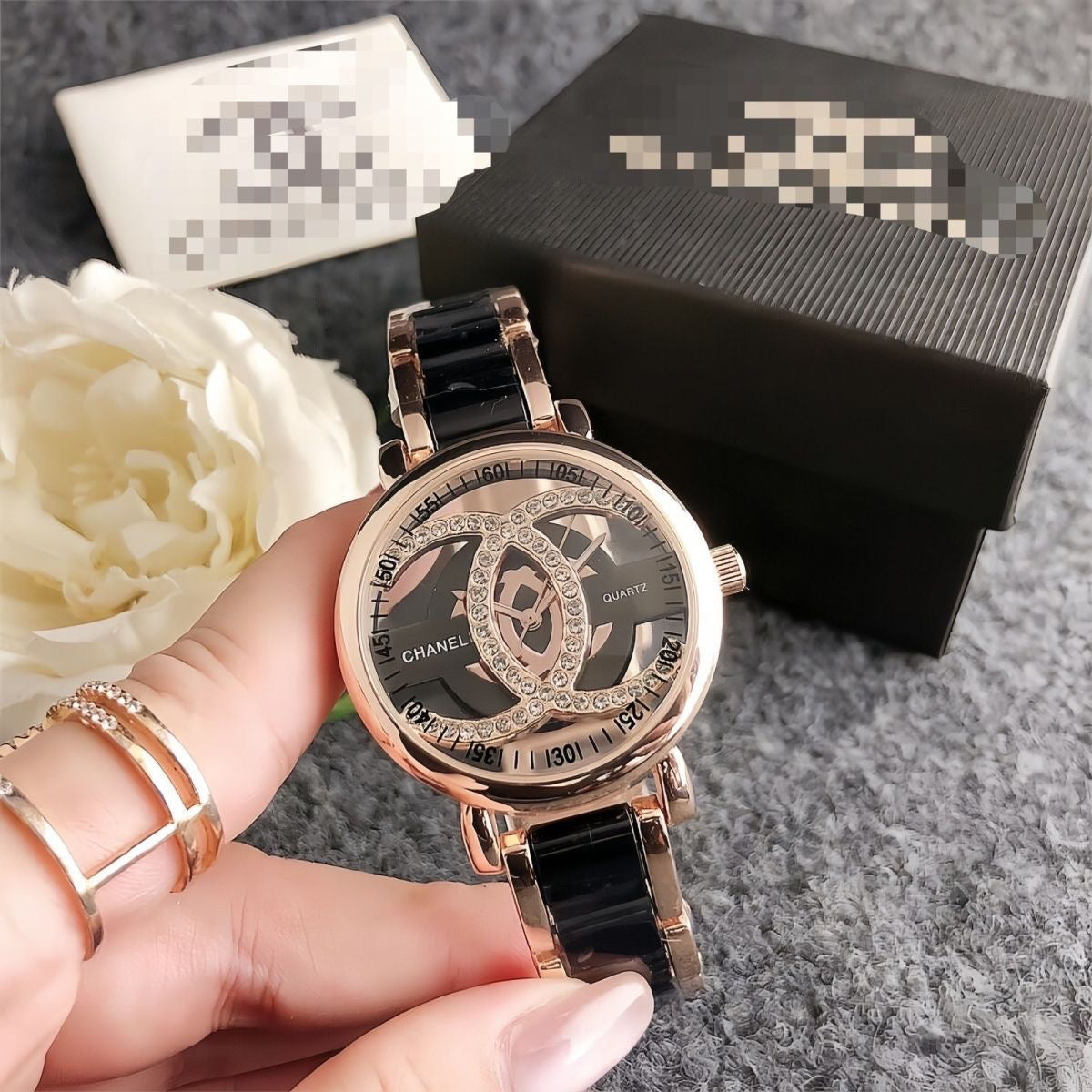 Women's Fashion Diamond-Set Quartz Watch