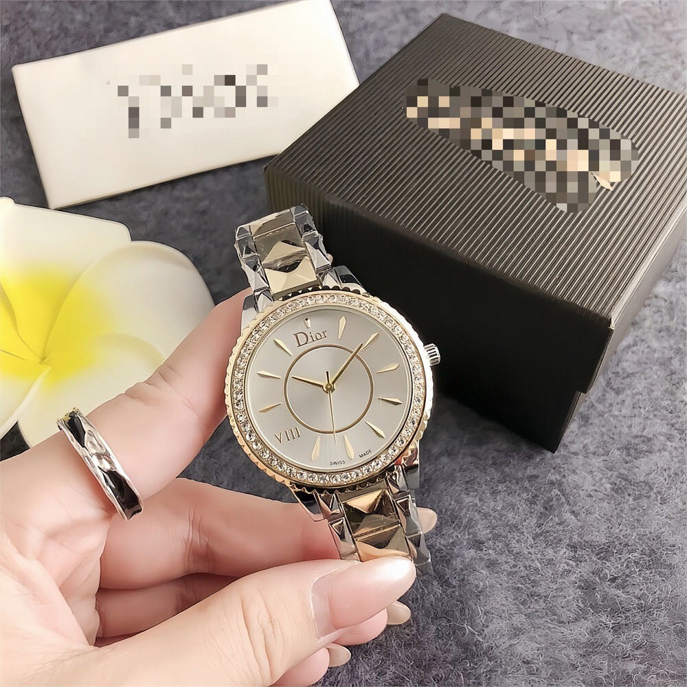Women's Fashion Diamond-Set Watch