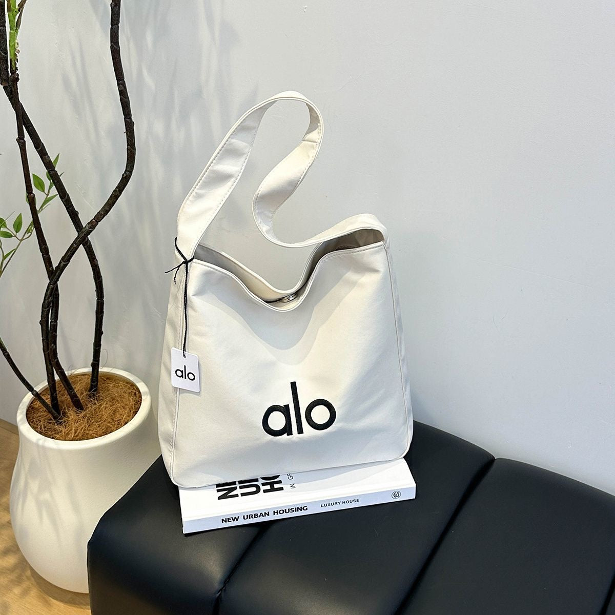 Women's Fashionable Casual Large Capacity Tote Bag