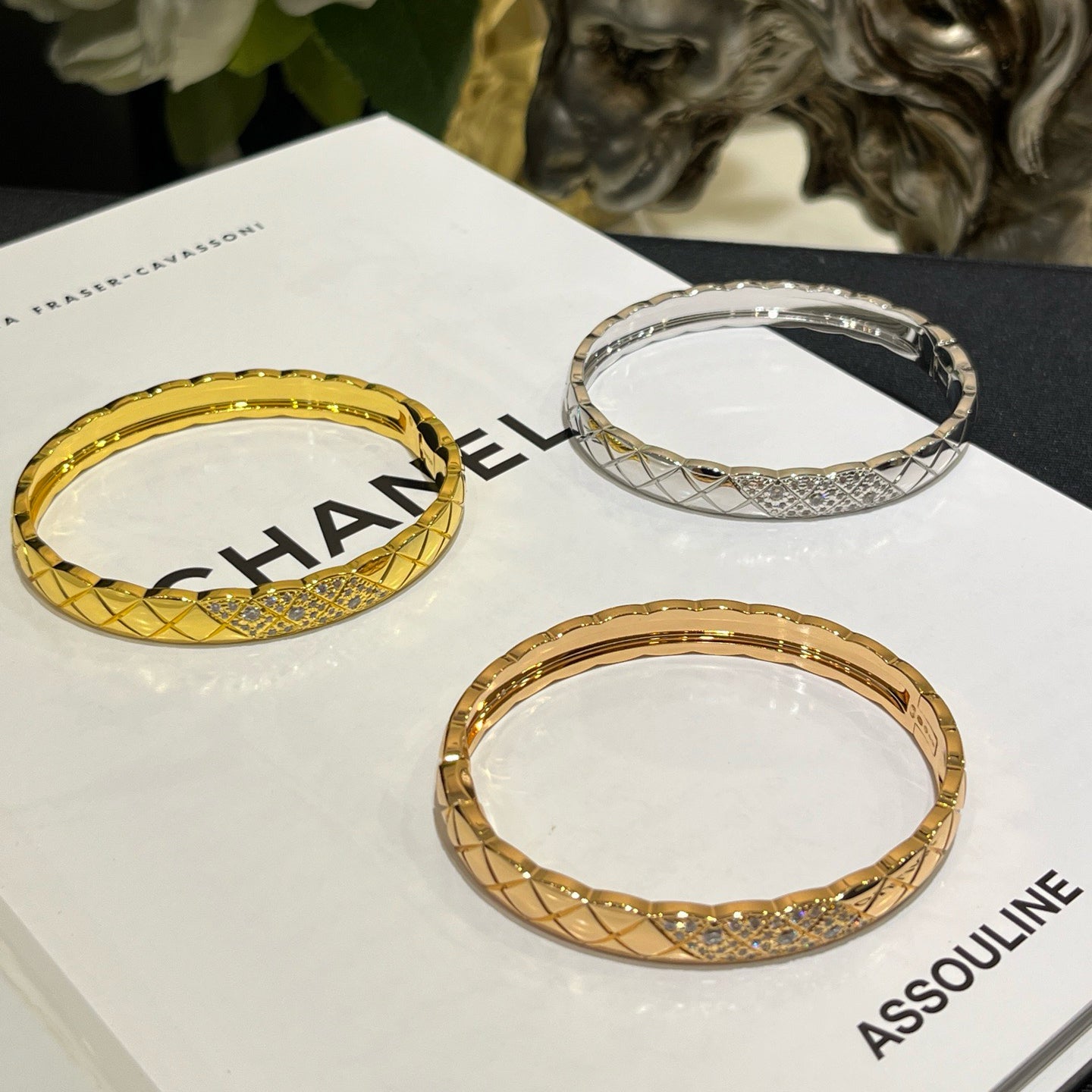 Women's Fashion Diamond-Encrusted Bangle