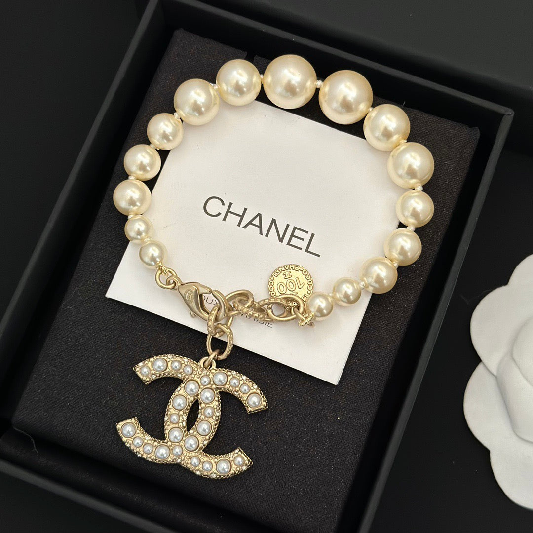 Women's Fashion Pearl Bracelet