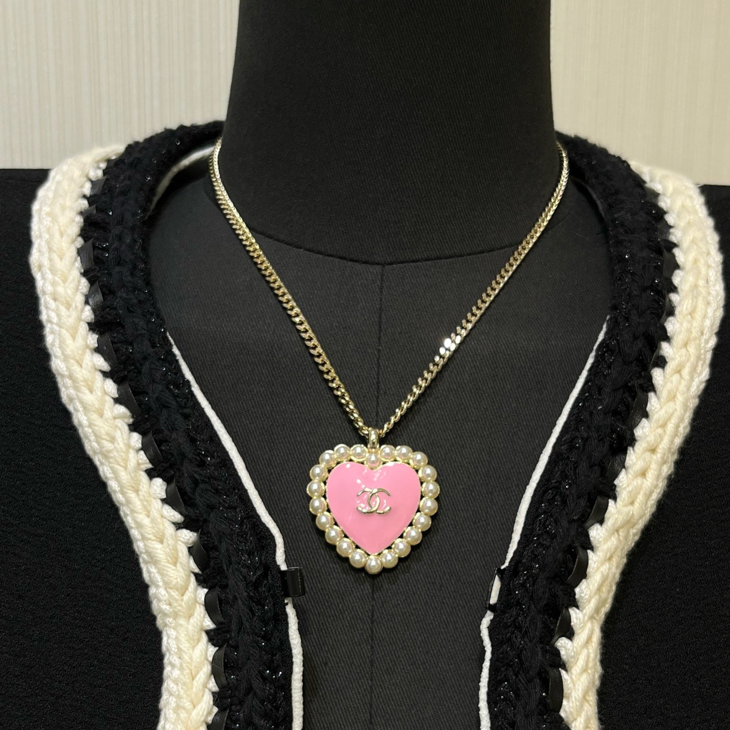 Women's Heart-Shaped Pendant Necklace