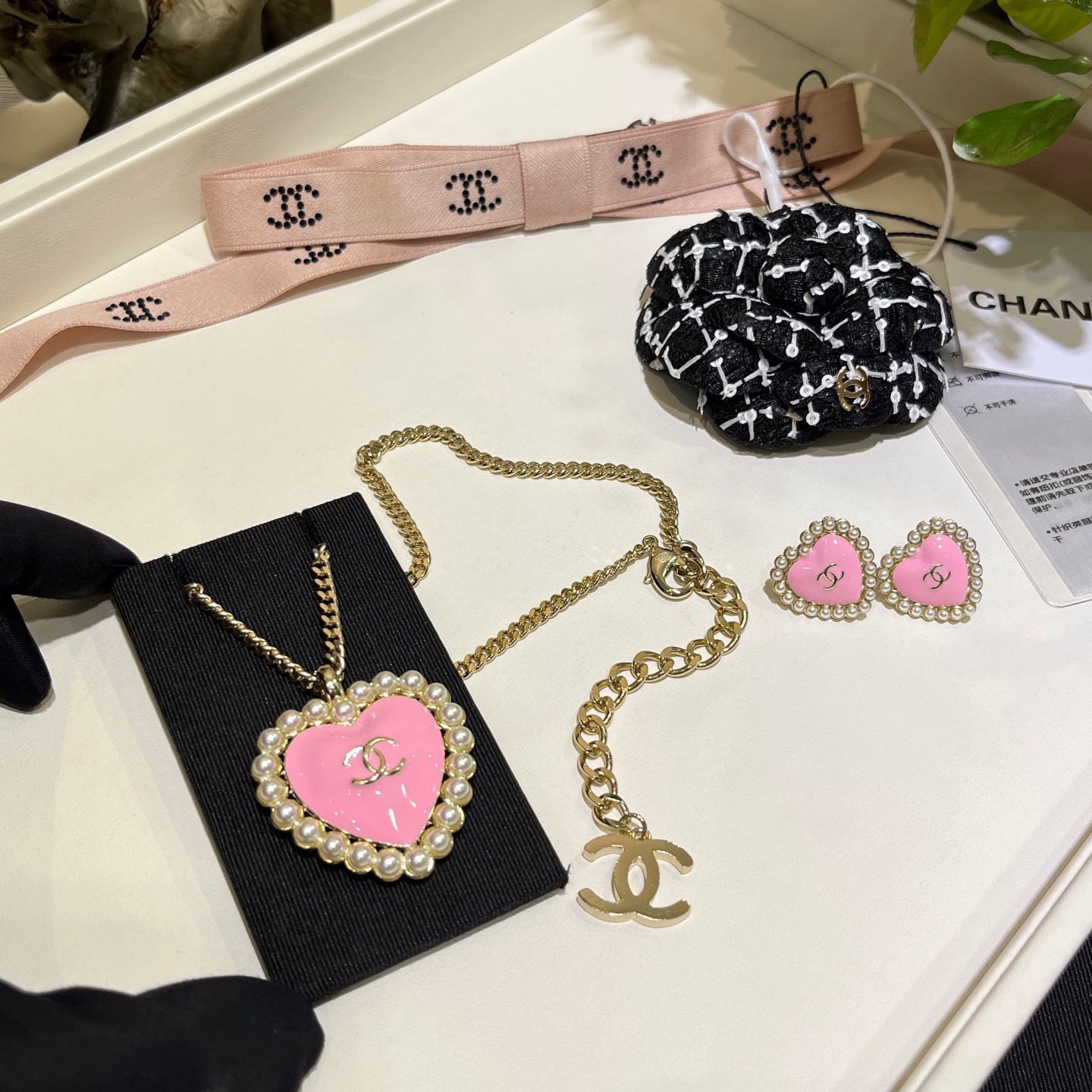 Women's Heart-Shaped Pendant Necklace