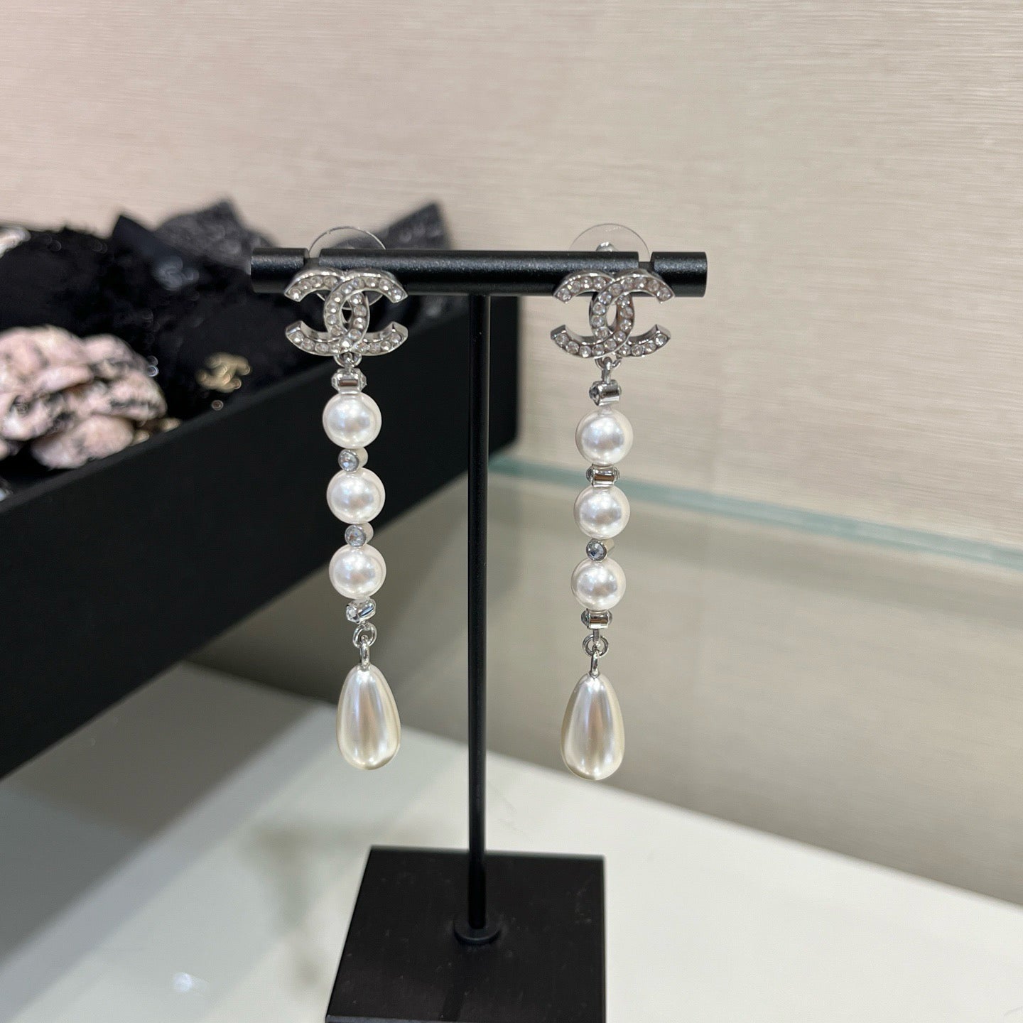 New Women's Pearl Pendant Earrings