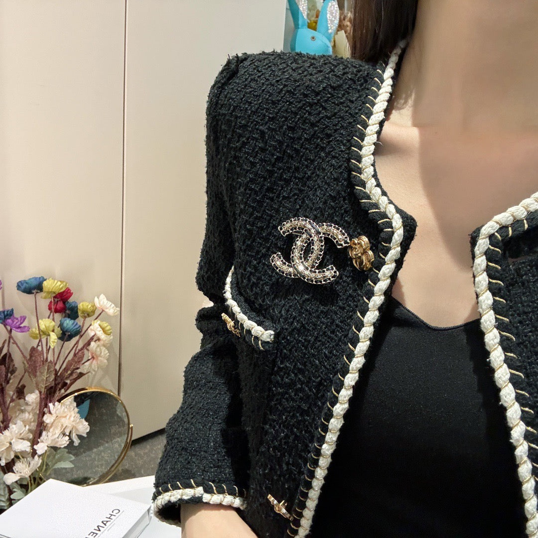 New Women's Fashion Brooch Accessory