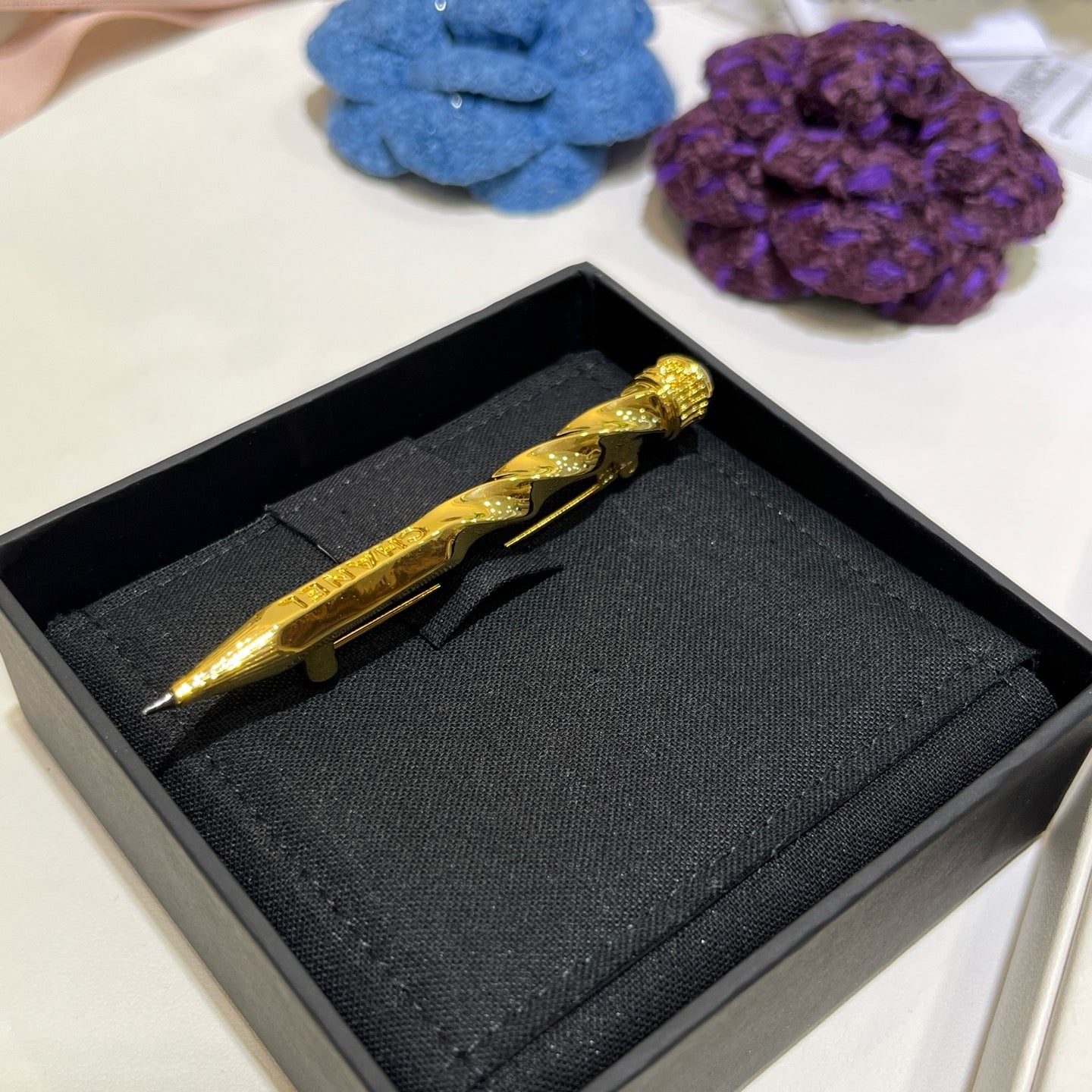 New Women's Fashion Pencil Brooch Accessory