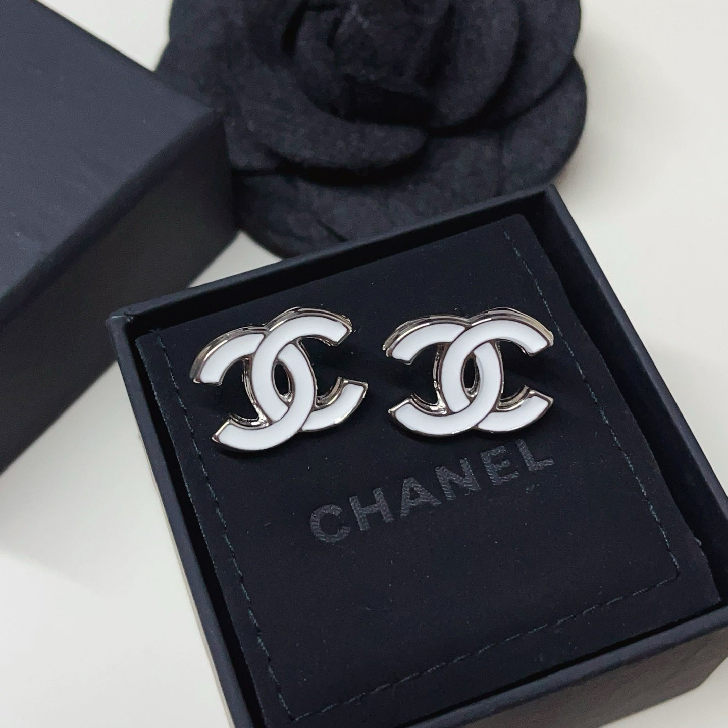 Women's Stylish Simple Earrings