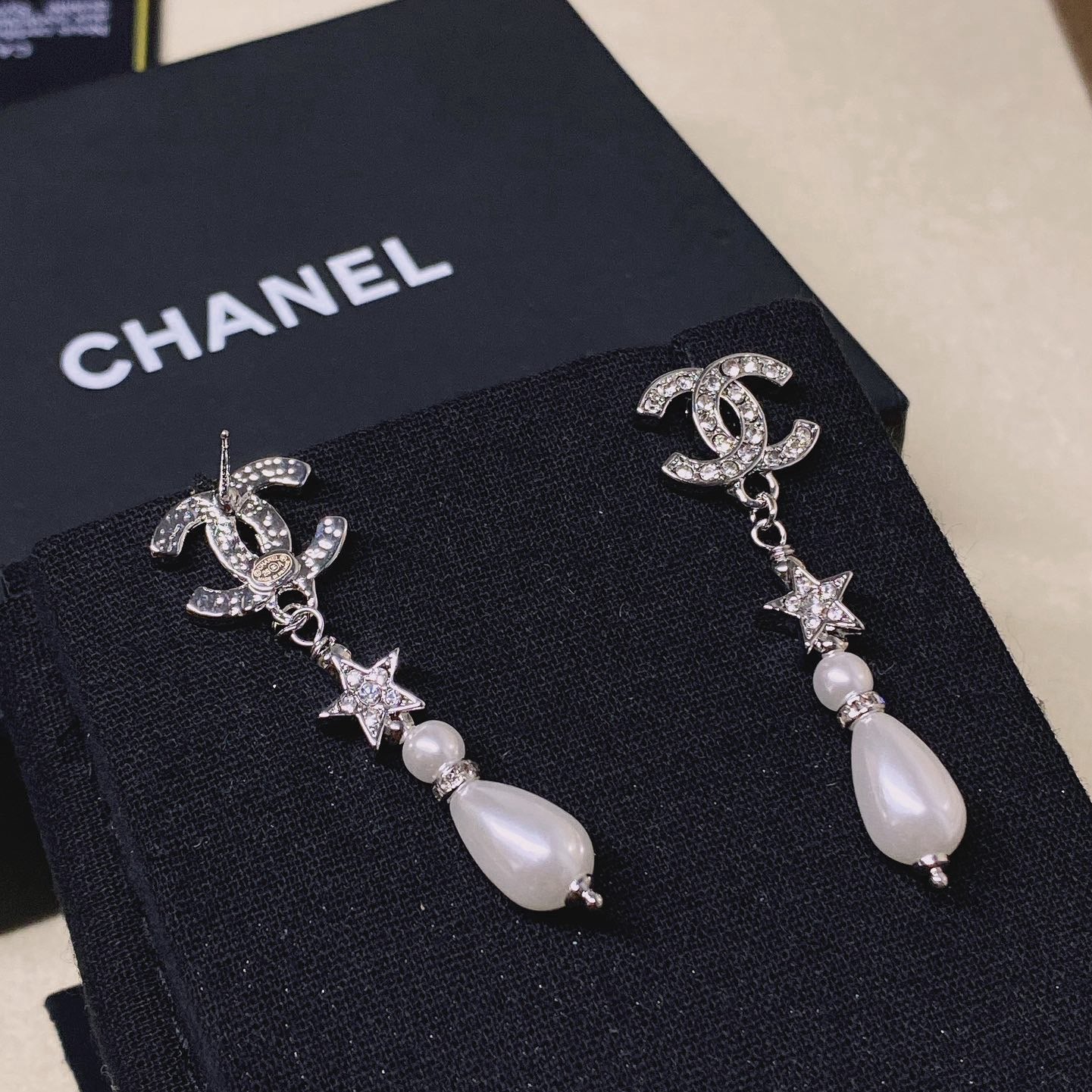 Women's Pearl Drop Earrings