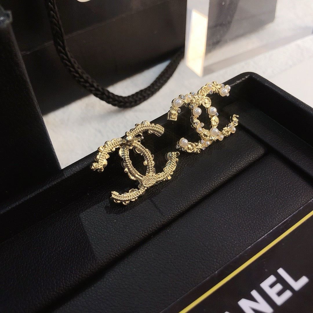 Women's Fashionable Rhinestone Pearl Earrings