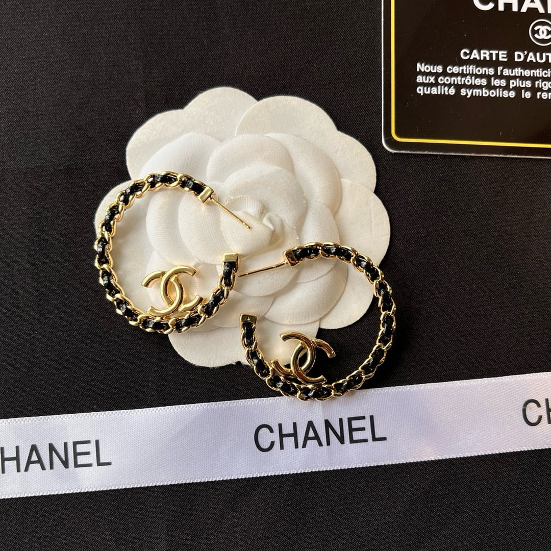 Women's Fashionable Large Hoop Earrings