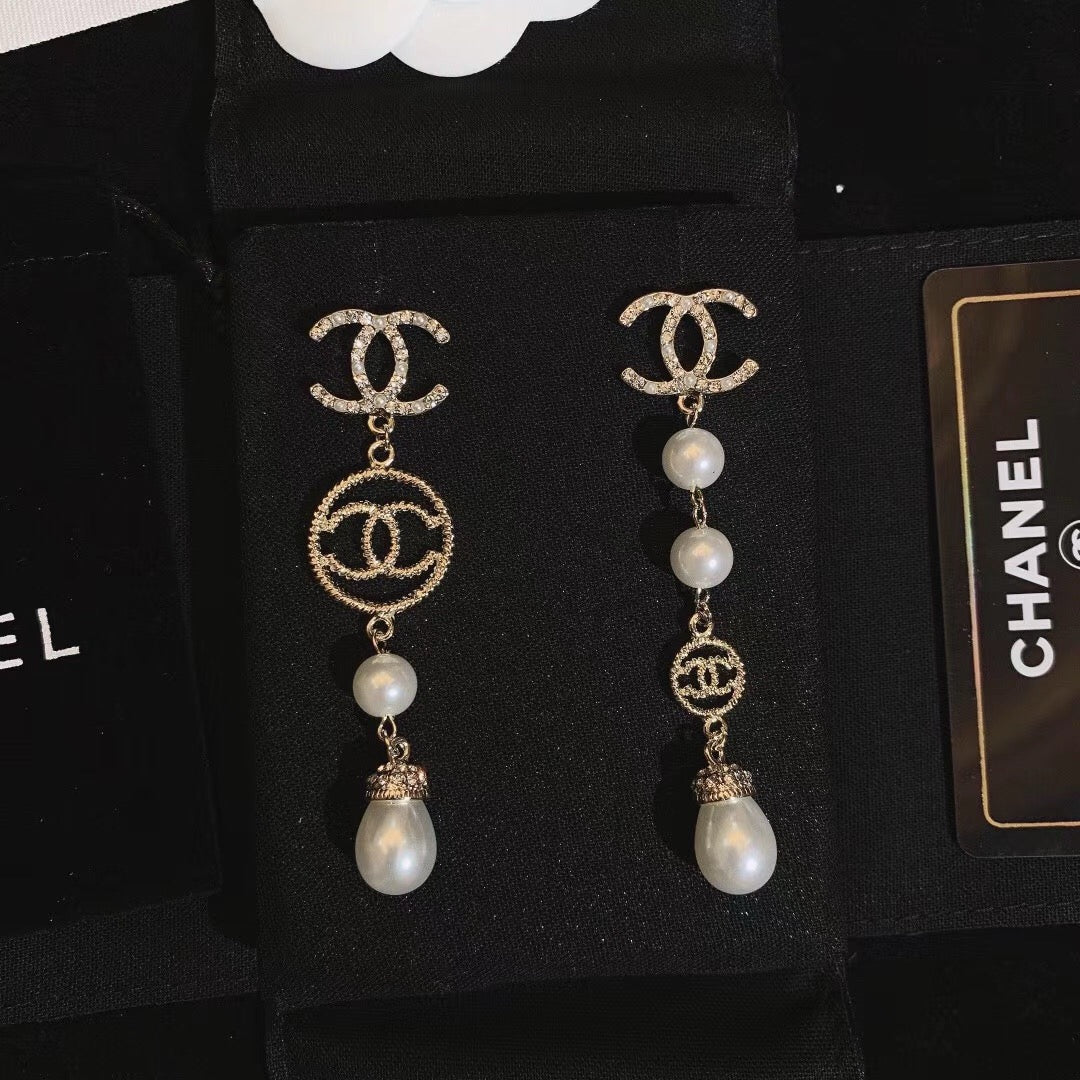 Women's Fashion Pearl Drop Earrings
