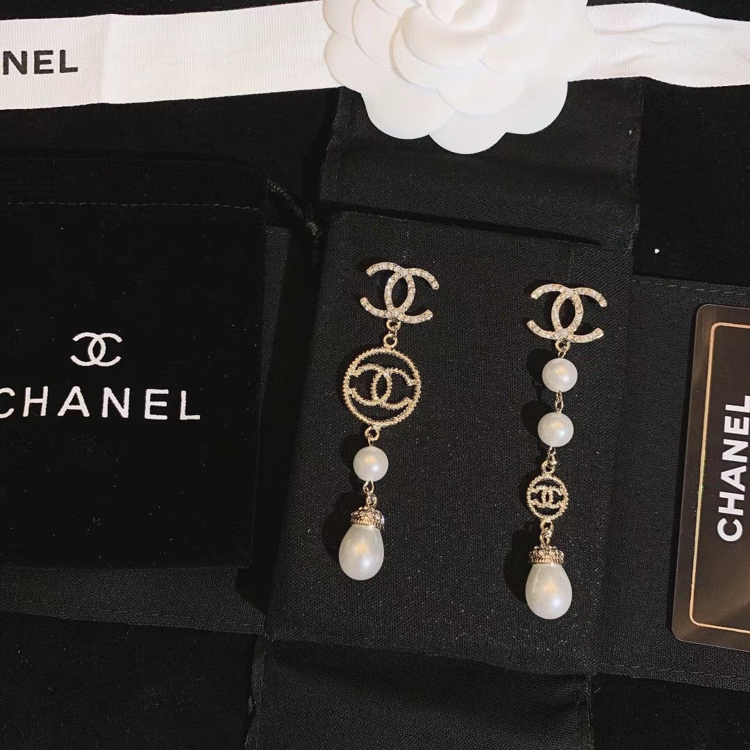 Women's Fashion Pearl Drop Earrings