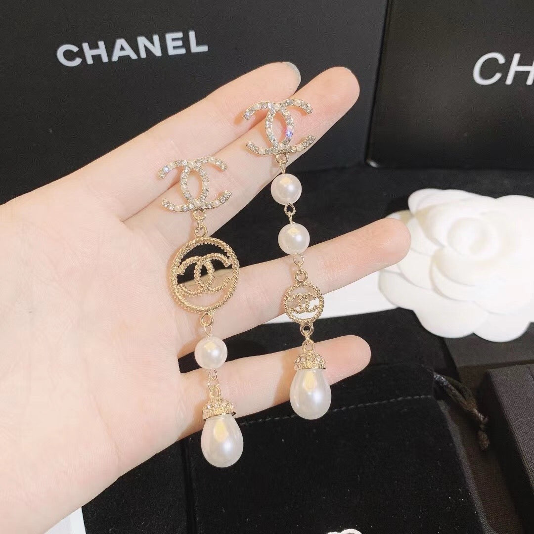 Women's Fashion Pearl Drop Earrings