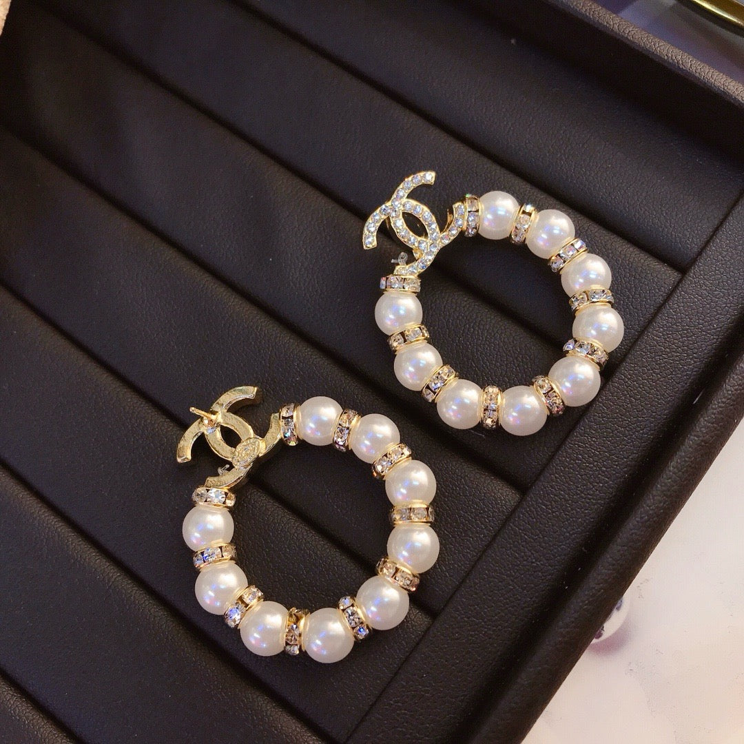 Women's Fashion Pearl Earrings